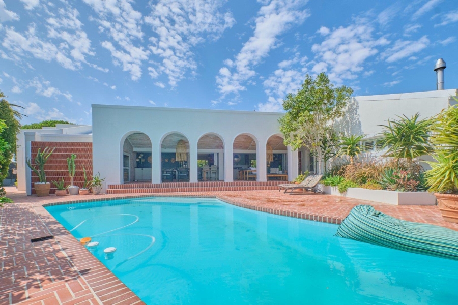 5 Bedroom Property for Sale in Flamingo Vlei Western Cape